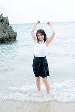 逢田梨香子のグラビアより。(c)佐藤裕之／集英社