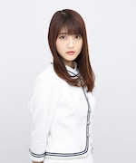 川崎明美役の若月佑美（乃木坂46）。