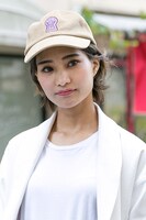 灰原哀をイメージしたキャップの着用例。