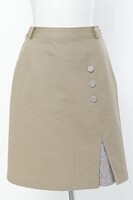 灰原哀モデルのボトムス。