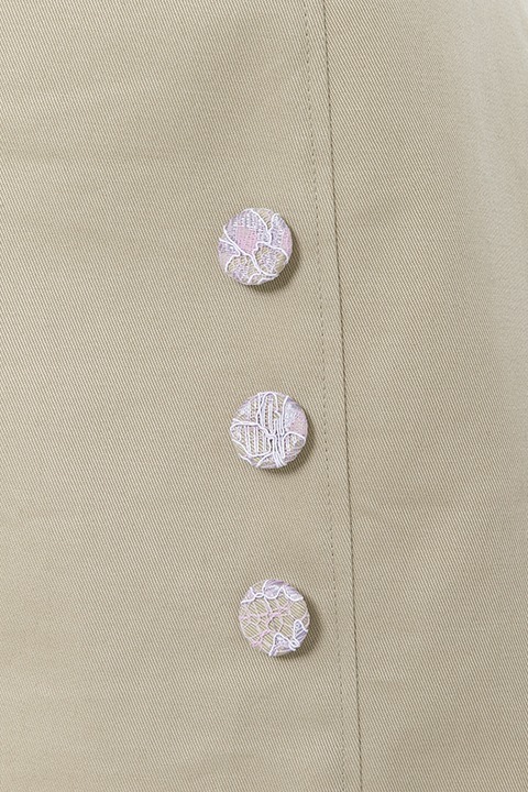 灰原哀モデルのボトムス。