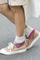 灰原哀イメージしたスニーカーの着用例。