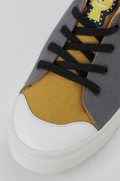 安室透モデルのスニーカー。