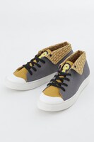 安室透モデルのスニーカー。