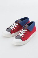 江戸川コナンモデルのスニーカー。