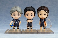 「ねんどろいど 東峰旭」を別売りの「ねんどろいど 菅原孝支」「ねんどろいど 澤村大地」と並べた様子。