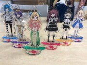 会場で販売されるアクリルキーホルダー。