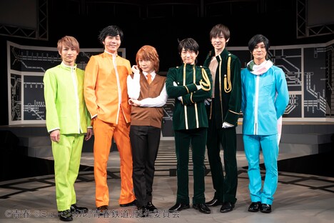 左から木戸邑弥、郷本直也、KIMERU、永山たかし、田中涼星、高崎翔太。