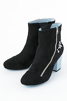 冬組モデルのブーツ。