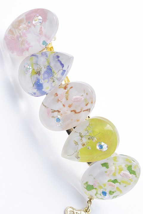 春組モデルのバレッタ。