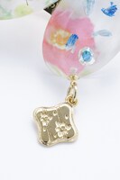 冬組モデルのバレッタ。