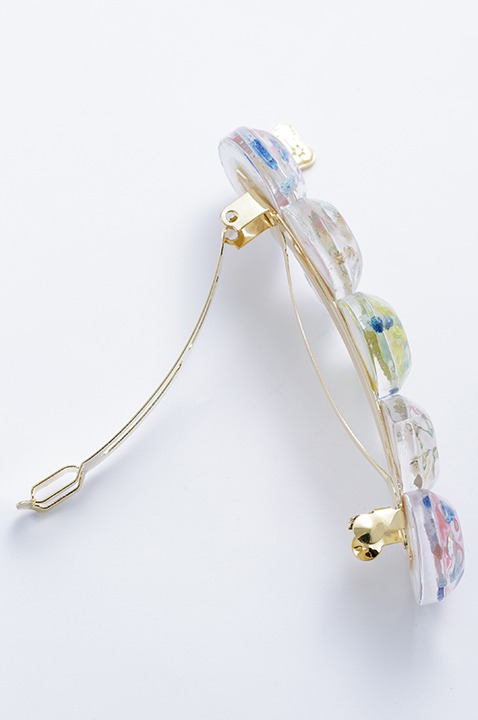 冬組モデルのバレッタ。