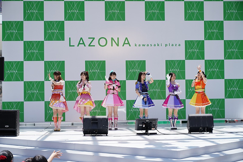 「アイカツフレンズ！ ファーストツアー 友だち誘ってどーんとコイッ☆」の様子。