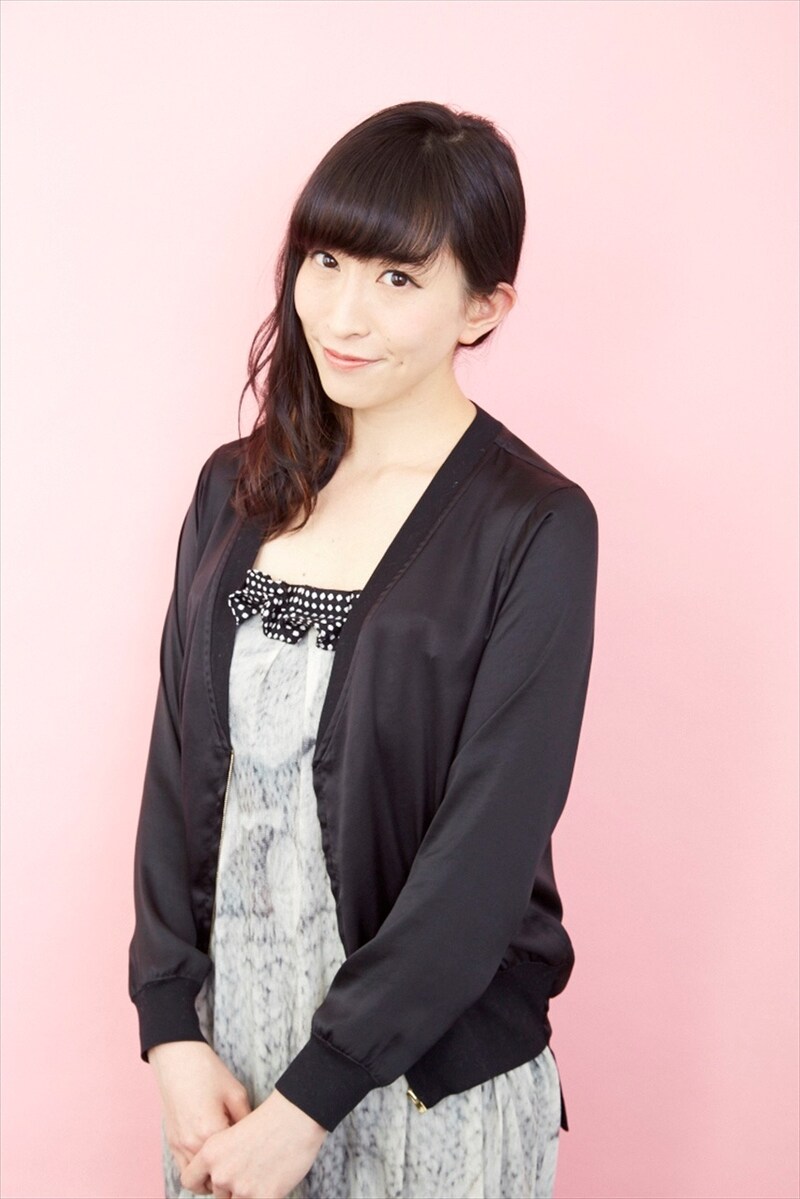 麻木夏陽子役の名塚佳織。