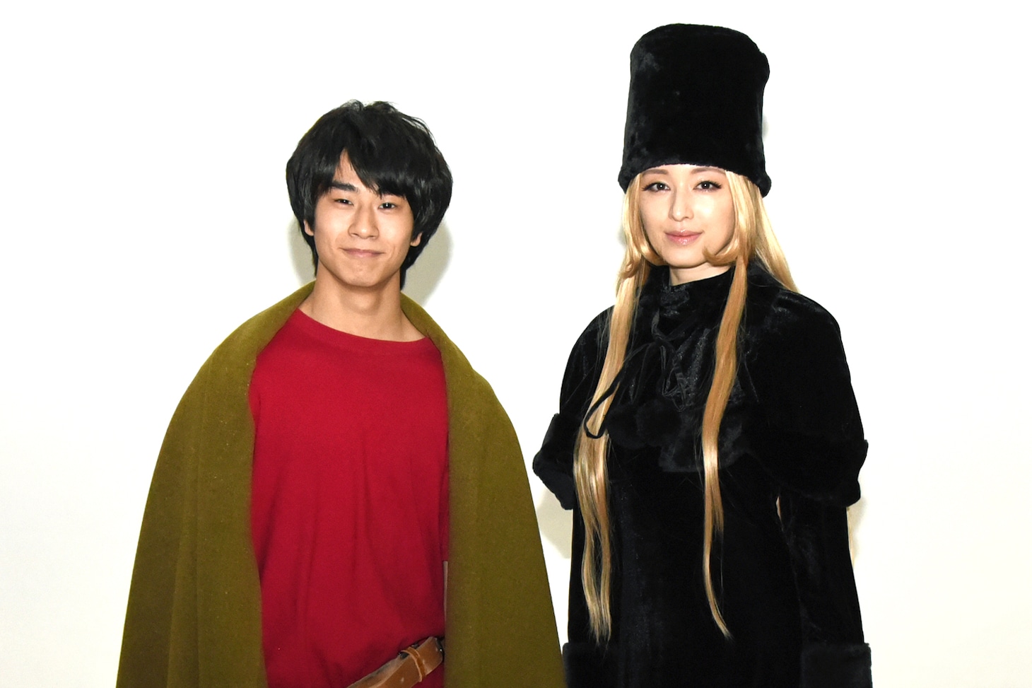 左から星野鉄郎役の前田旺志郎、メーテル役の栗山千明。