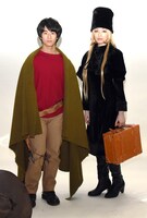 左から星野鉄郎役の前田旺志郎、メーテル役の栗山千明。