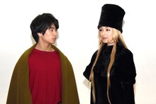 左から星野鉄郎役の前田旺志郎、メーテル役の栗山千明。