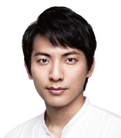 武田観柳役の上山竜治。