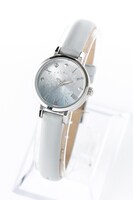 霜月隼モデルの腕時計。