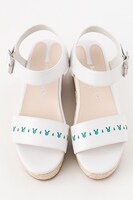 水無月涙モデルのサンダル。