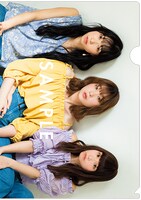 セブンネットで販売されるnon-no8月号に付属するクリアファイル（タイプC：小林愛香、高槻かなこ、鈴木愛奈）。撮影／伊藤大作（The VOICE）