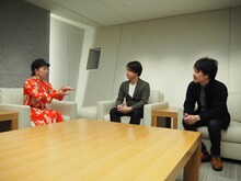 左から登美丘高校ダンス部コーチ・akane、フウワイ、武蔵野創。