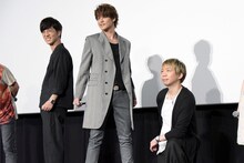 左から櫻井孝宏、宮野真守、諏訪部順一。