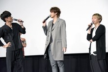 左から櫻井孝宏、宮野真守、諏訪部順一。