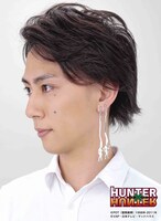 「HUNTER×HUNTER」ゴンのイヤリング・ピアス装着イメージ。