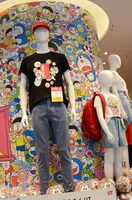 ビックロユニクロ新宿東口店の店内。