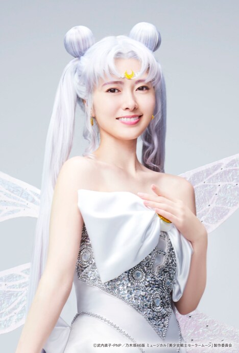 白石麻衣扮するクイーン・セレニティ。