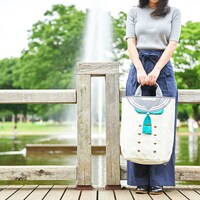 「ラブライブ！サンシャイン!! セーラーリュック（3年生）」の着用イメージ。