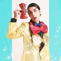 松本寛也扮する万ジョン次郎。