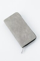 黒のセイバーモデルの財布。