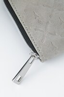 黒のセイバーモデルの財布。