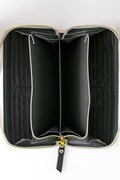 黒のライダーモデルの財布。