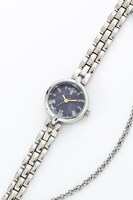 ルーラーモデルの腕時計。