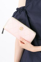 黒のライダーモデルの財布。