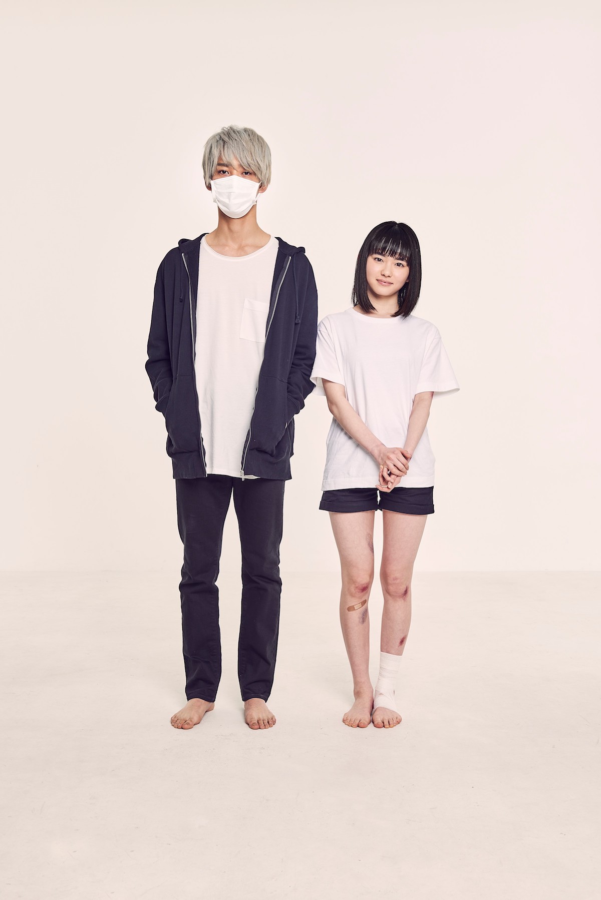 上杉柊平扮するお兄さんと、山田杏奈扮する幸。