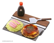 「お好み焼きとオタフクお好みソース」(原型制作:寺岡邦明)