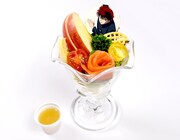 「南野秀一の『りんごでもむこうか ダメだよ少しは栄養とらないと』サラダグラス」