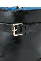 太鼓鐘貞宗モデルのブーツ。