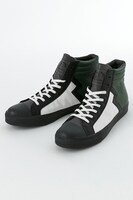 司波達也モデルのスニーカー。