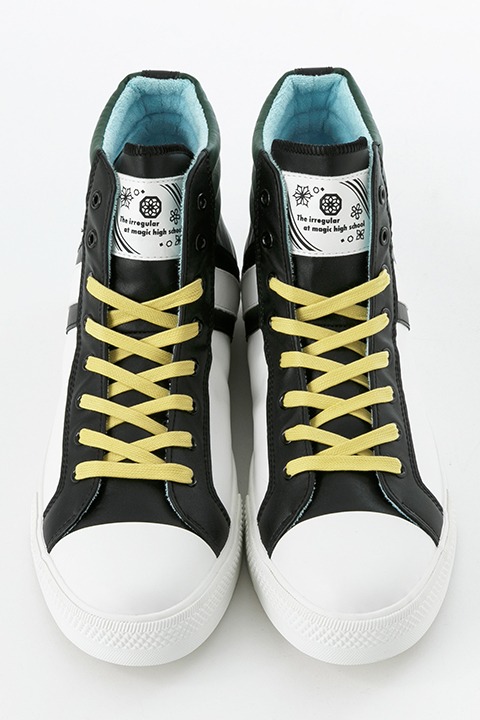 司波深雪モデルのスニーカー。