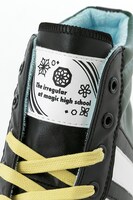 司波深雪モデルのスニーカー。