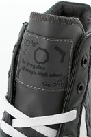 司波達也モデルのスニーカー。