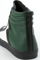 司波達也モデルのスニーカー。