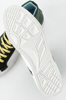 司波深雪モデルのスニーカー。