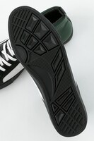 司波達也モデルのスニーカー。