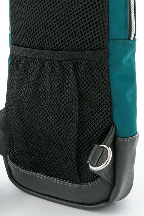 司波深雪モデルのボディバッグ。